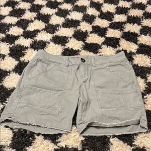 UNIONBAY Women's Cargo Shorts in Light Gray